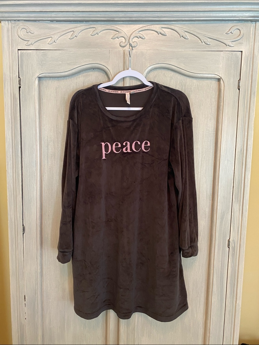 Peace Embroidered Plush Nightshirt – Chocolate Brown with Pink